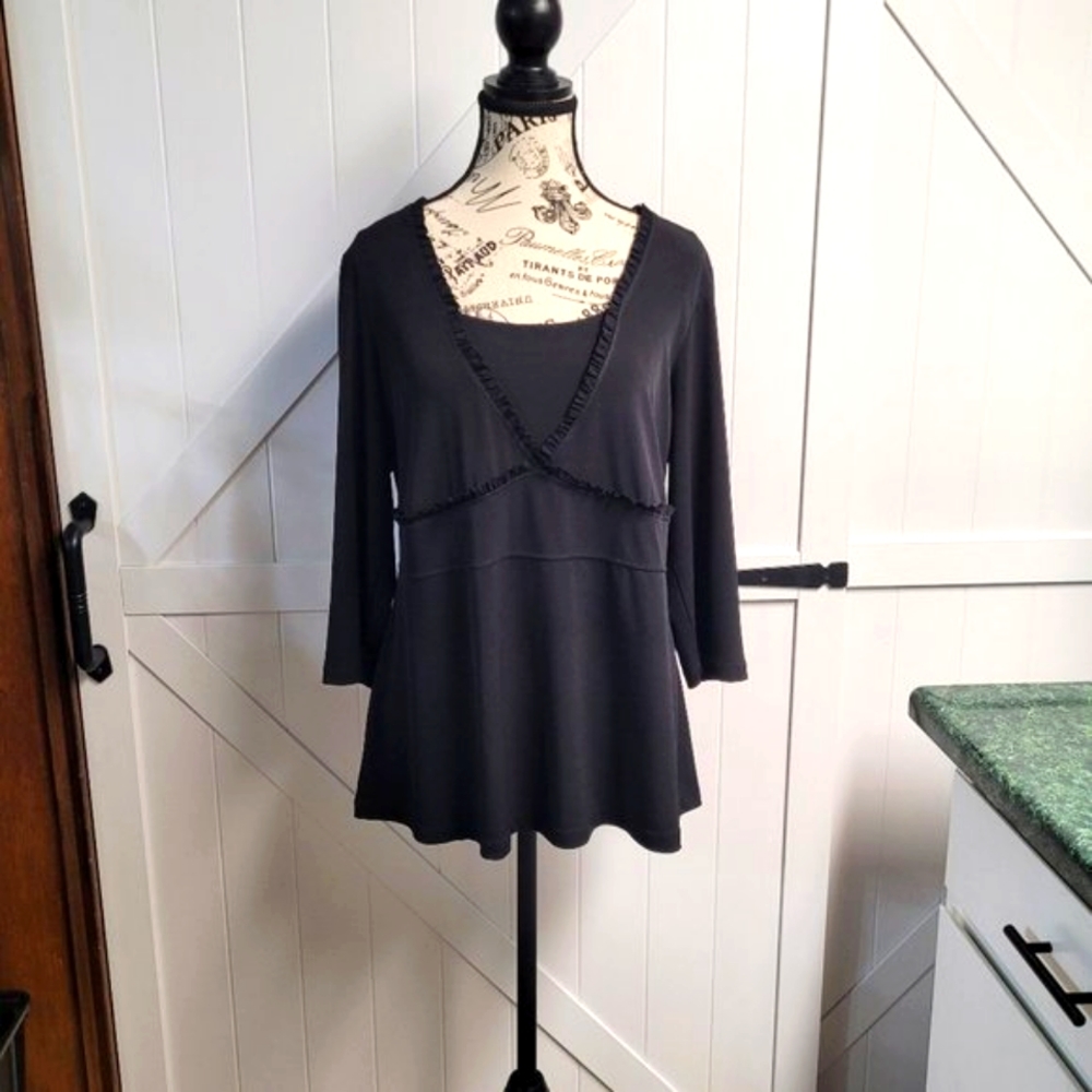 Studio 1940 Size 14/16W Black Polyester-Spandex Top & Red Cube Necklace